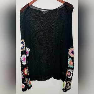 Davi & Dani Black Sheer Crochet Sleeve Top Size Medium